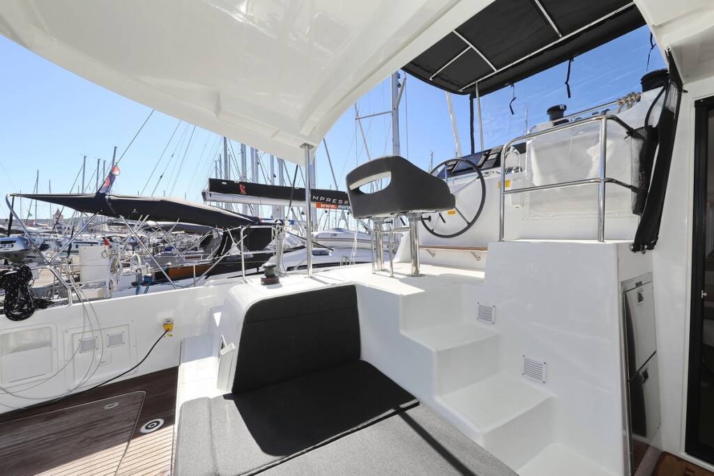 Catamaran Lagoon 42 Sail la Vie