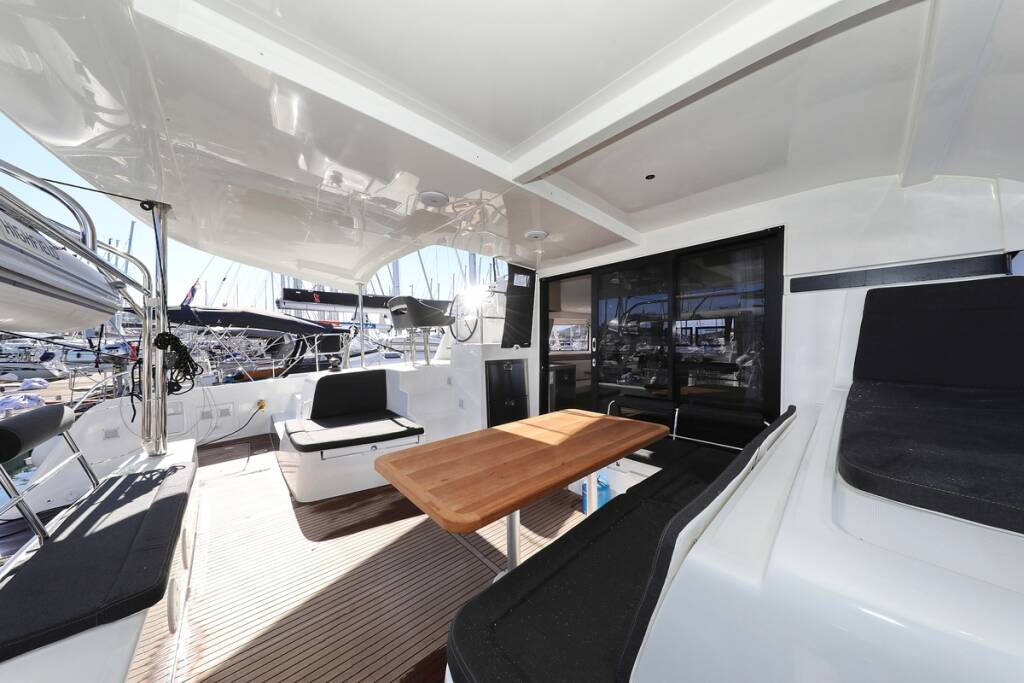 Catamaran Lagoon 42 Sail la Vie
