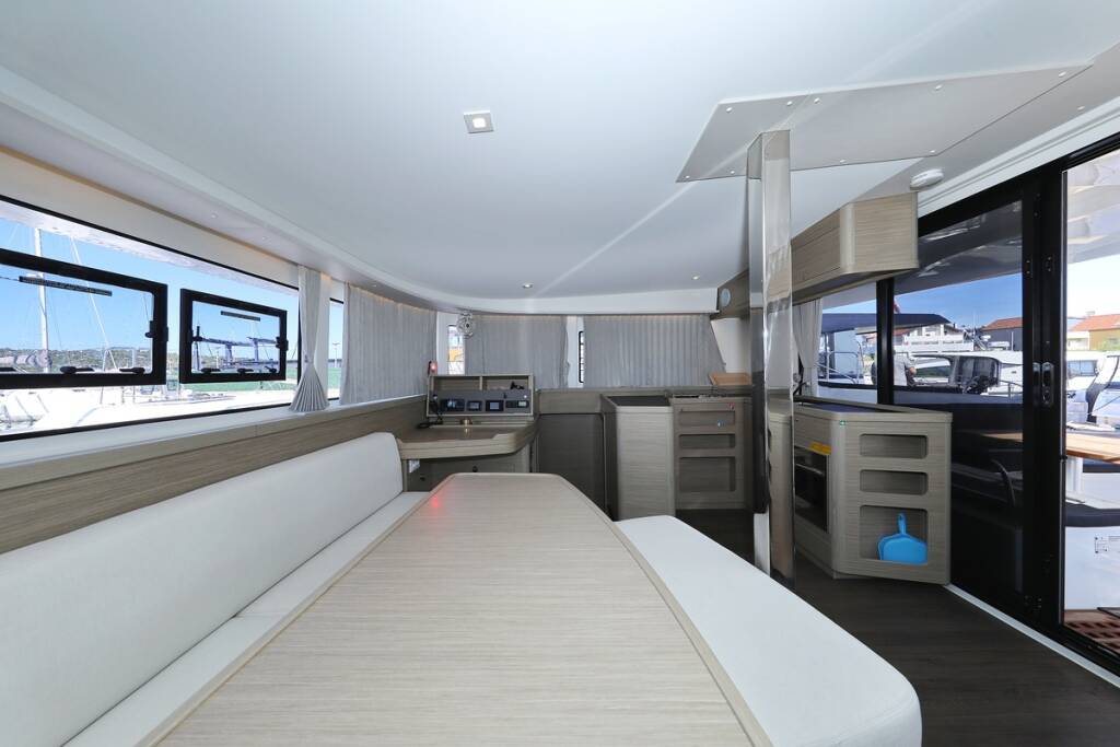 Catamaran Lagoon 42 Sail la Vie