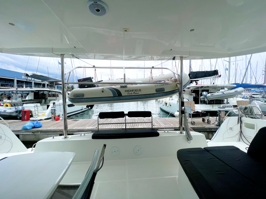 Catamaran Lagoon 42 Love Hunter