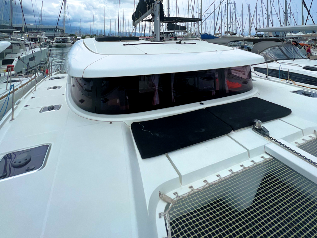 Catamaran Lagoon 42 Love Hunter