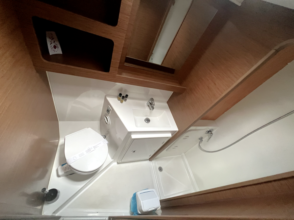 Catamaran Lagoon 42 Love Hunter
