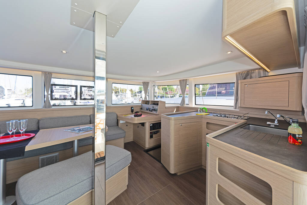 Catamaran Lagoon 42 Eternity