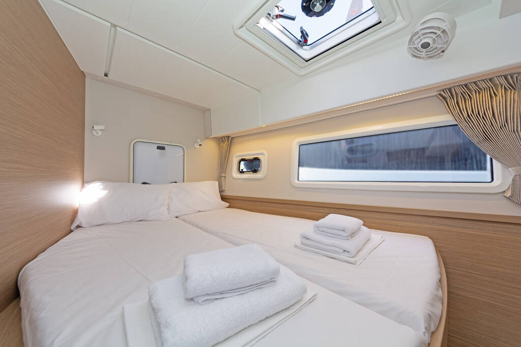 Catamaran Lagoon 42 Eternity
