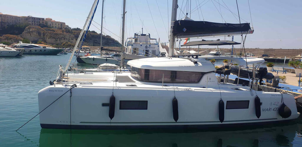 Catamaran Lagoon 42 Easy to love