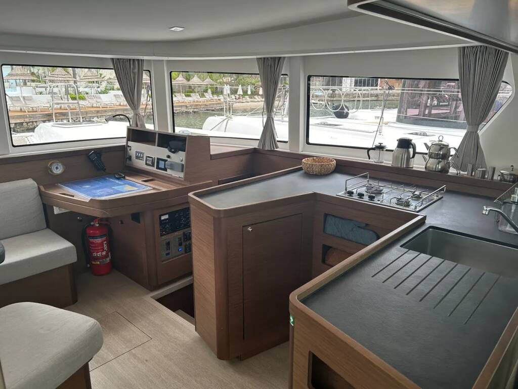 Catamaran Lagoon 42 Meraki