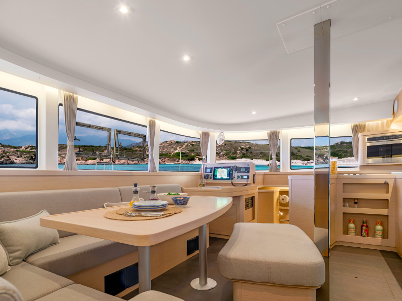 Catamaran Lagoon 42 
