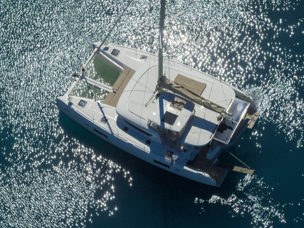 Catamaran Lagoon 42 Lola