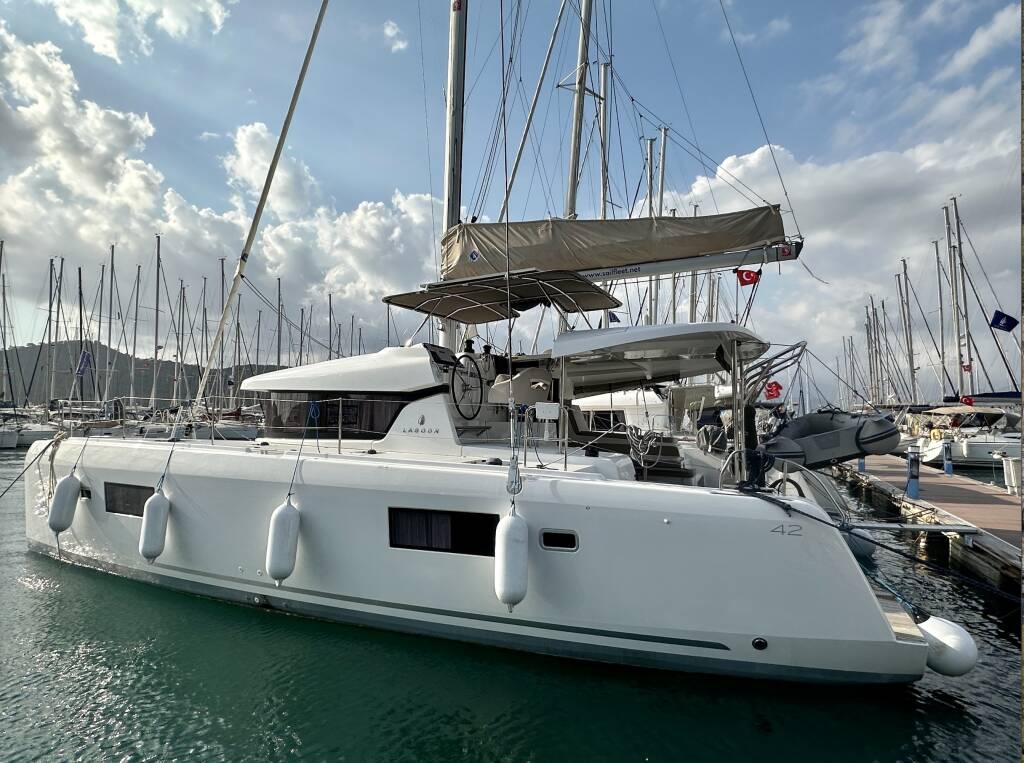 Catamaran Lagoon 42 Sail Proteus