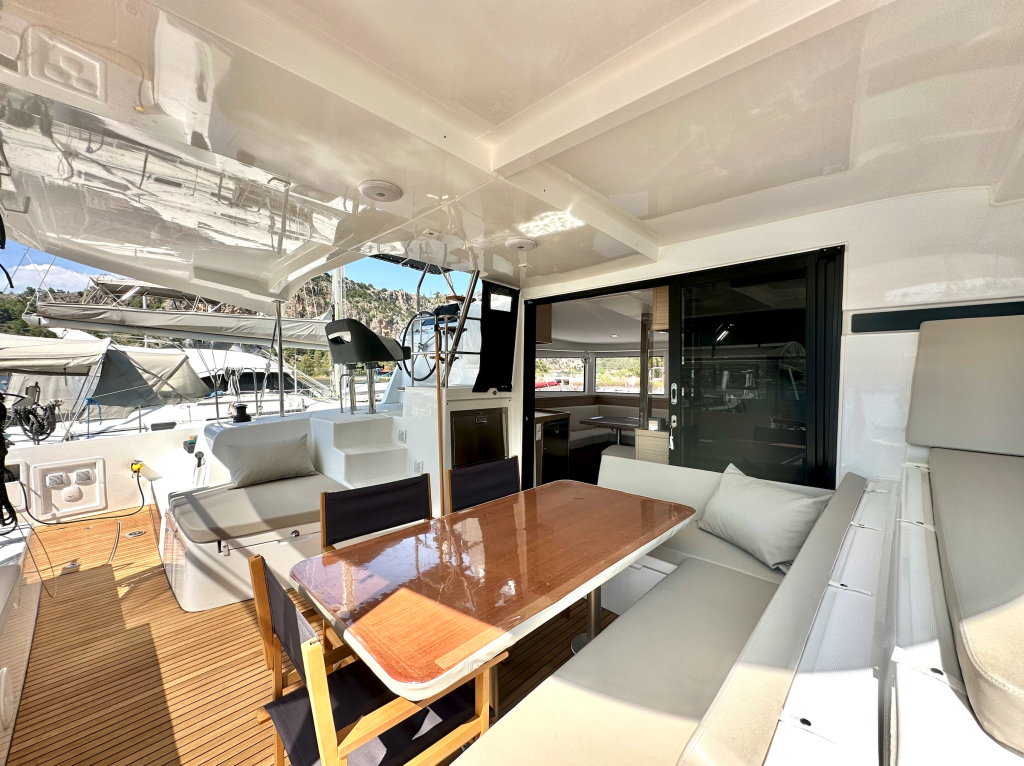 Catamaran Lagoon 42 Sail Proteus