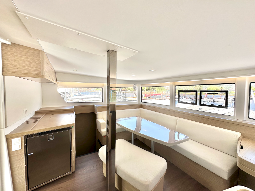 Catamaran Lagoon 42 Sail Proteus