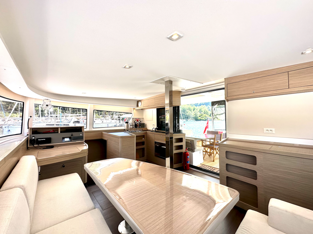 Catamaran Lagoon 42 Sail Proteus