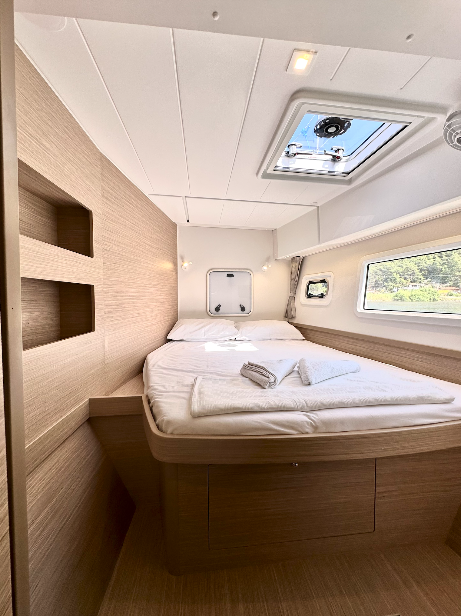 Catamaran Lagoon 42 Sail Proteus