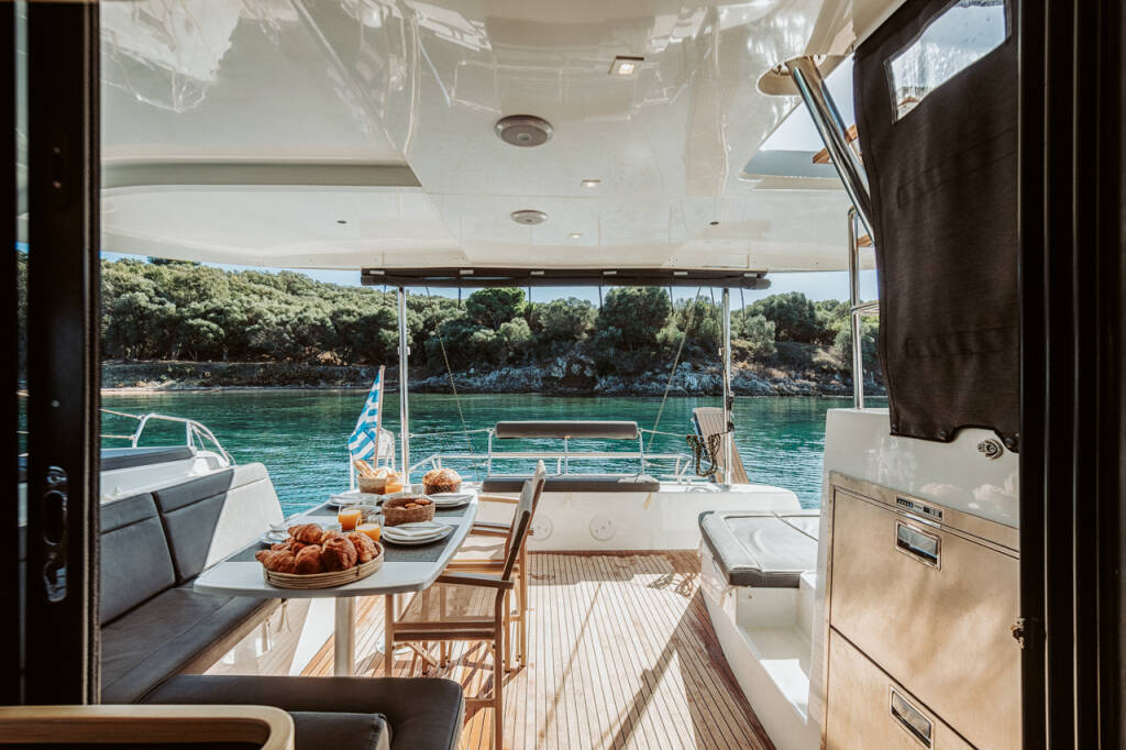 Catamaran Lagoon 42 IO