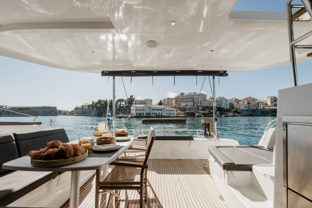 Catamaran Lagoon 42 IO