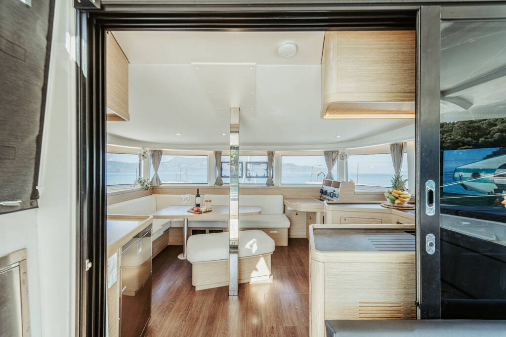 Catamaran Lagoon 42 IO