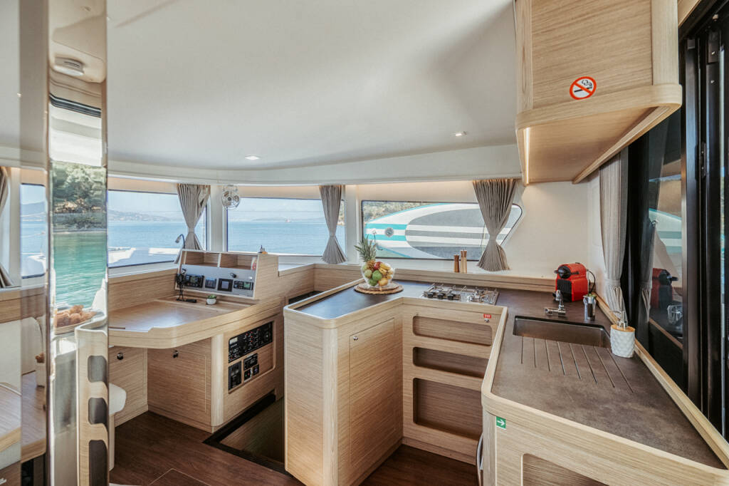 Catamaran Lagoon 42 IO