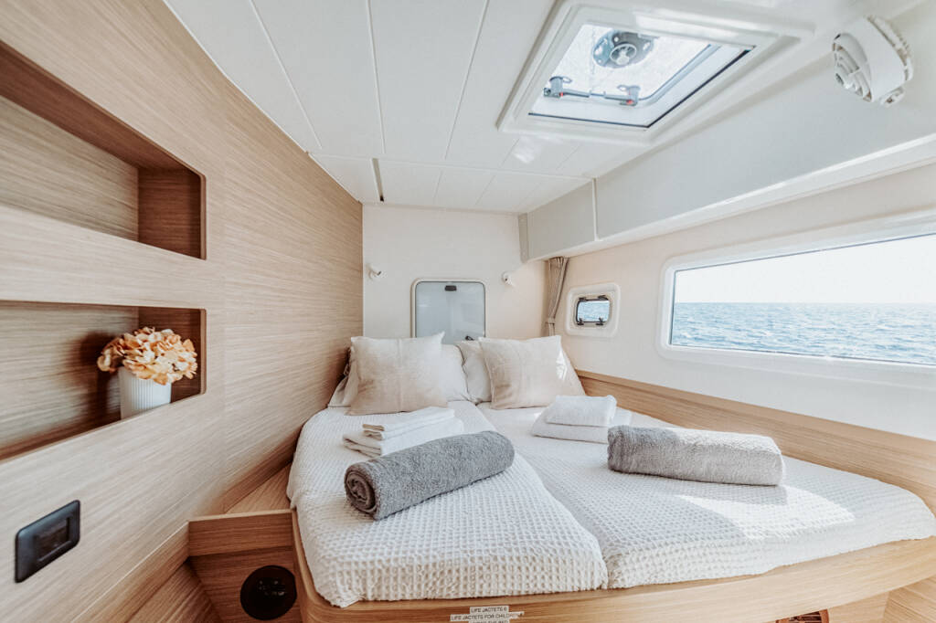 Catamaran Lagoon 42 IO