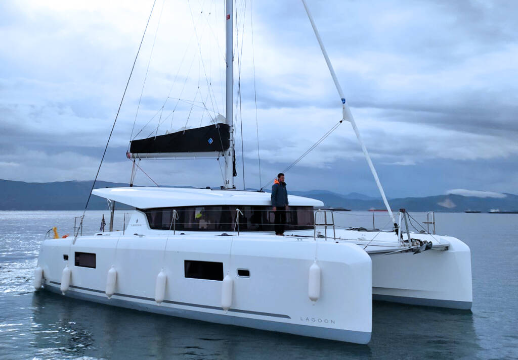 Catamaran Lagoon 42 Athina