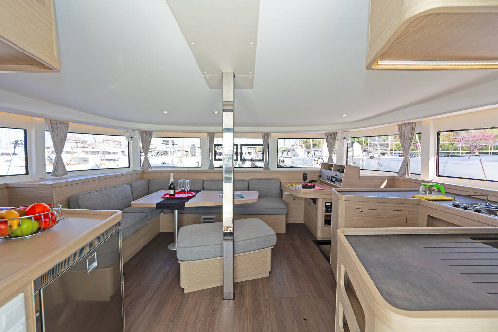 Catamaran Lagoon 42 Dream Waters