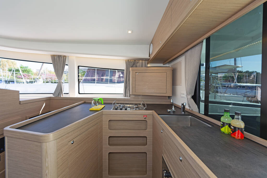Catamaran Lagoon 42 Dream Waters