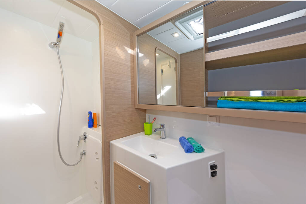 Catamaran Lagoon 42 Dream Waters