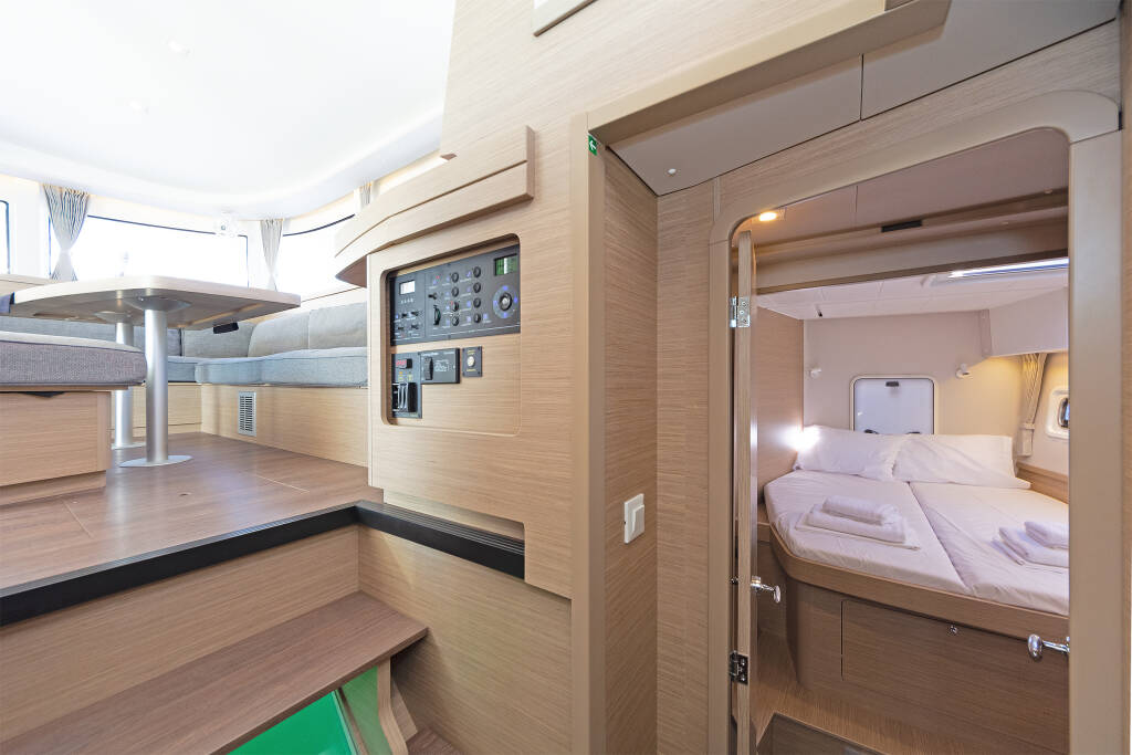 Catamaran Lagoon 42 Dream Waters