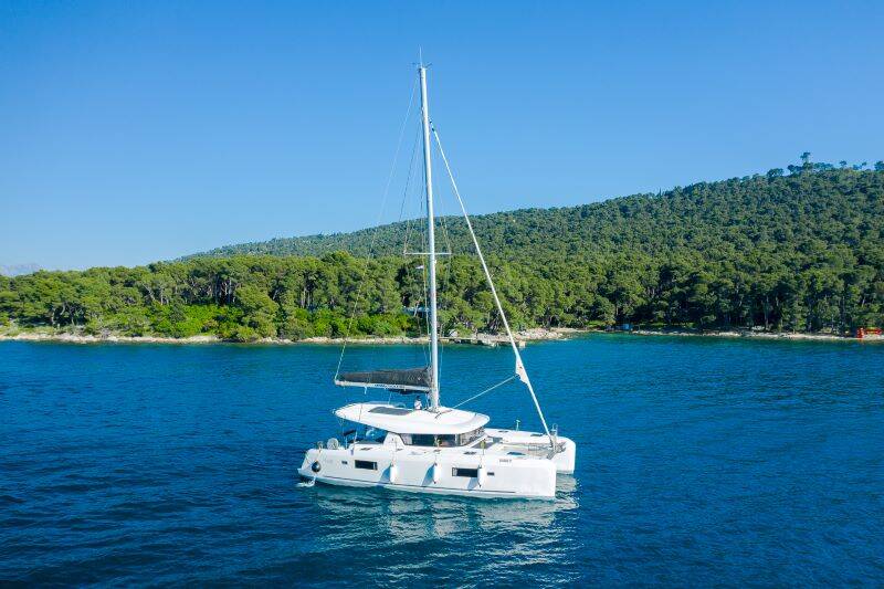 Catamaran Lagoon 42 Brattia