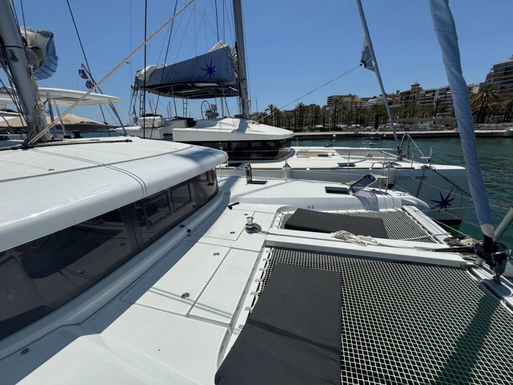 Catamaran Lagoon 42 Valmy - 1625/2025