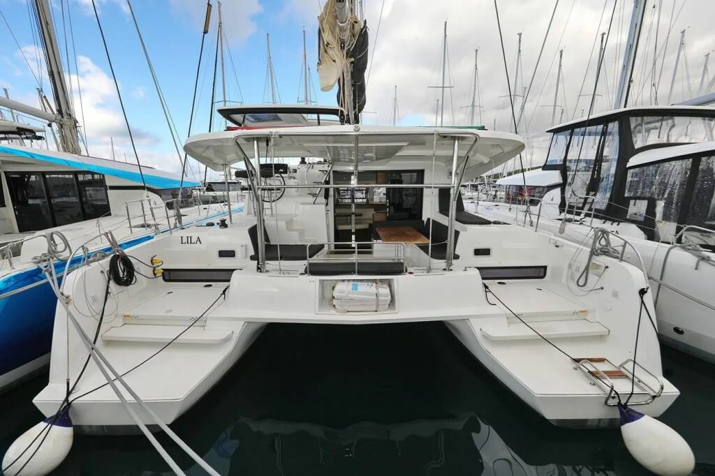 Catamaran Lagoon 42 Lila