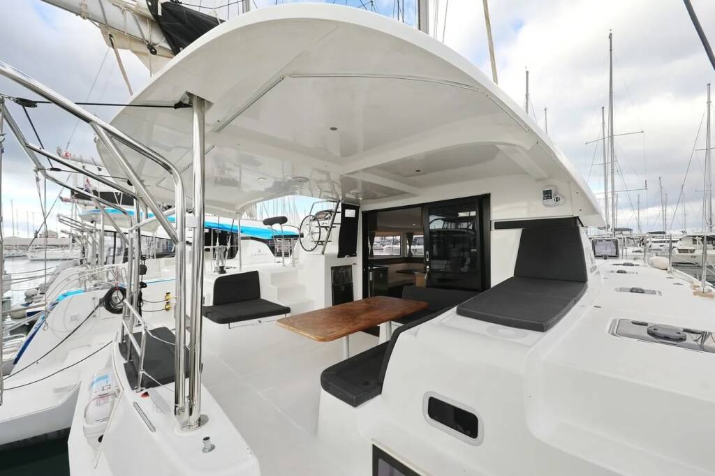 Catamaran Lagoon 42 Lila