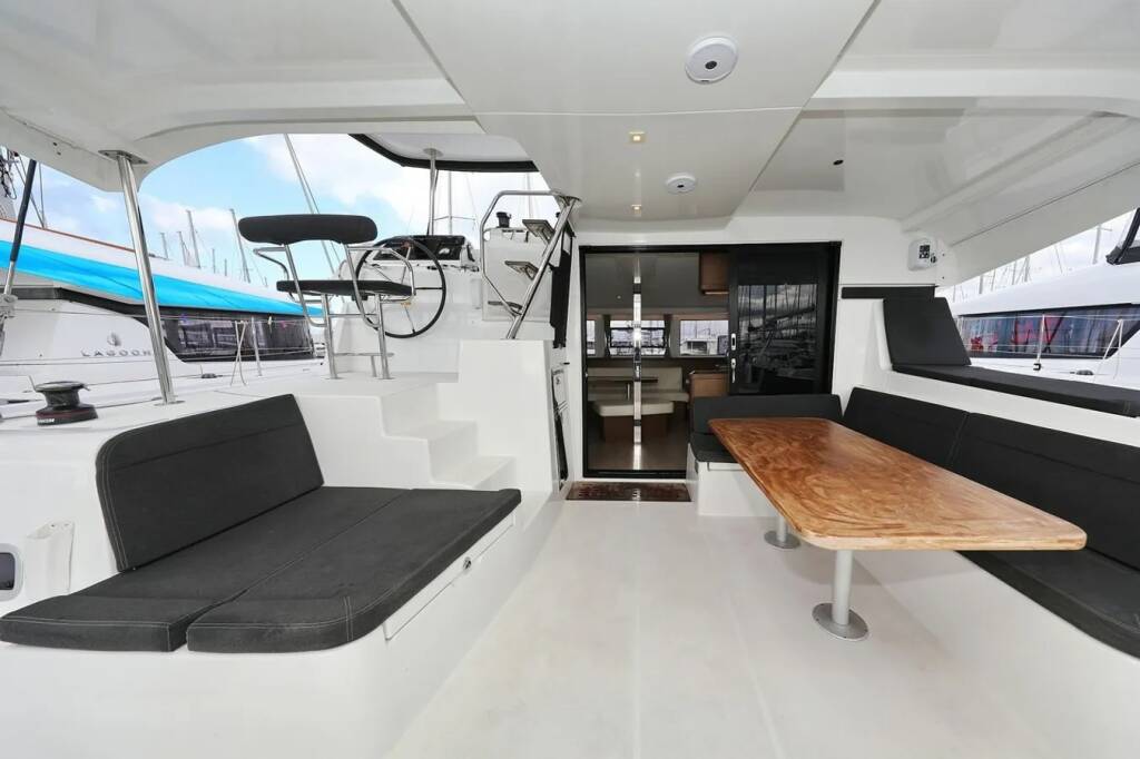 Catamaran Lagoon 42 Lila