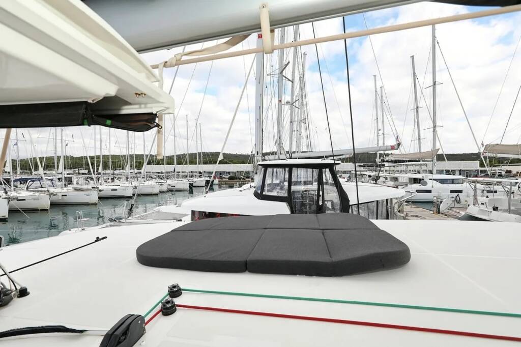 Catamaran Lagoon 42 Lila