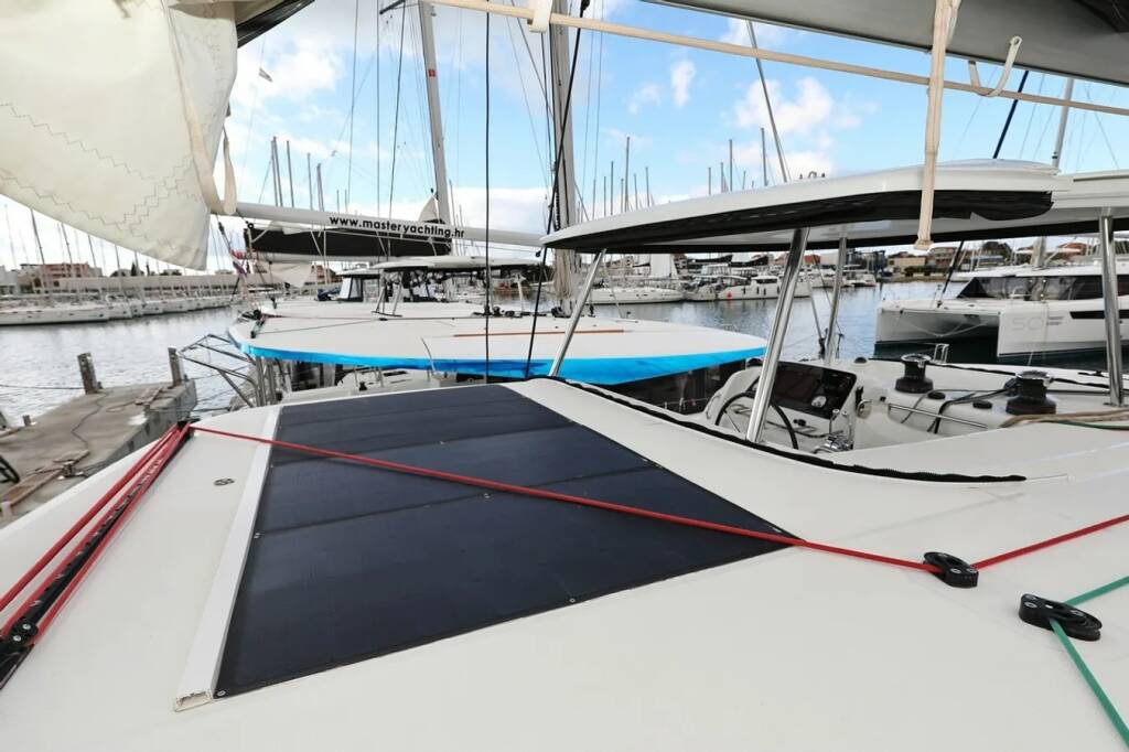 Catamaran Lagoon 42 Lila