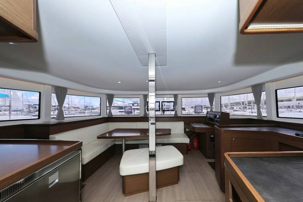 Catamaran Lagoon 42 Lila
