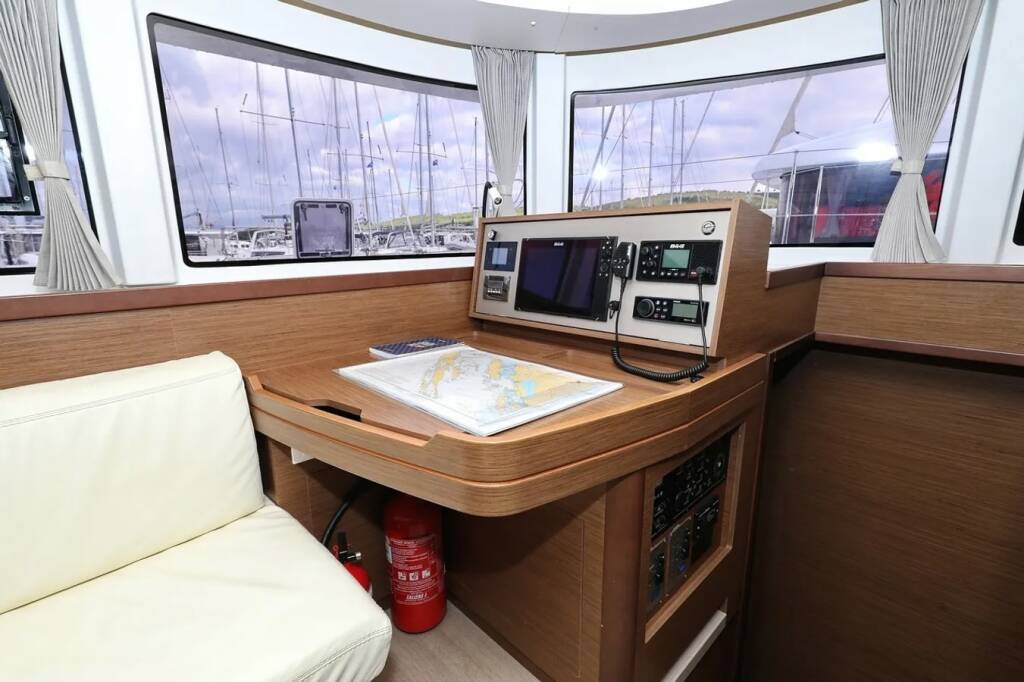 Catamaran Lagoon 42 Lila