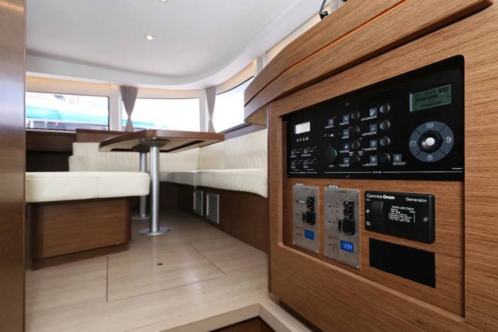 Catamaran Lagoon 42 Lila