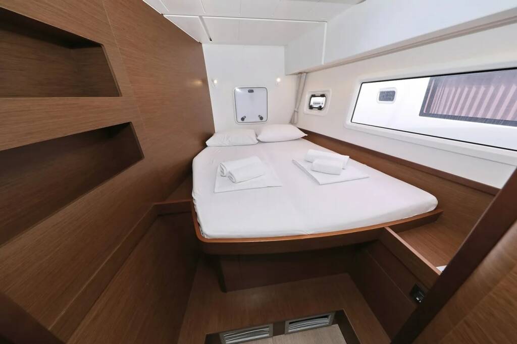 Catamaran Lagoon 42 Lila