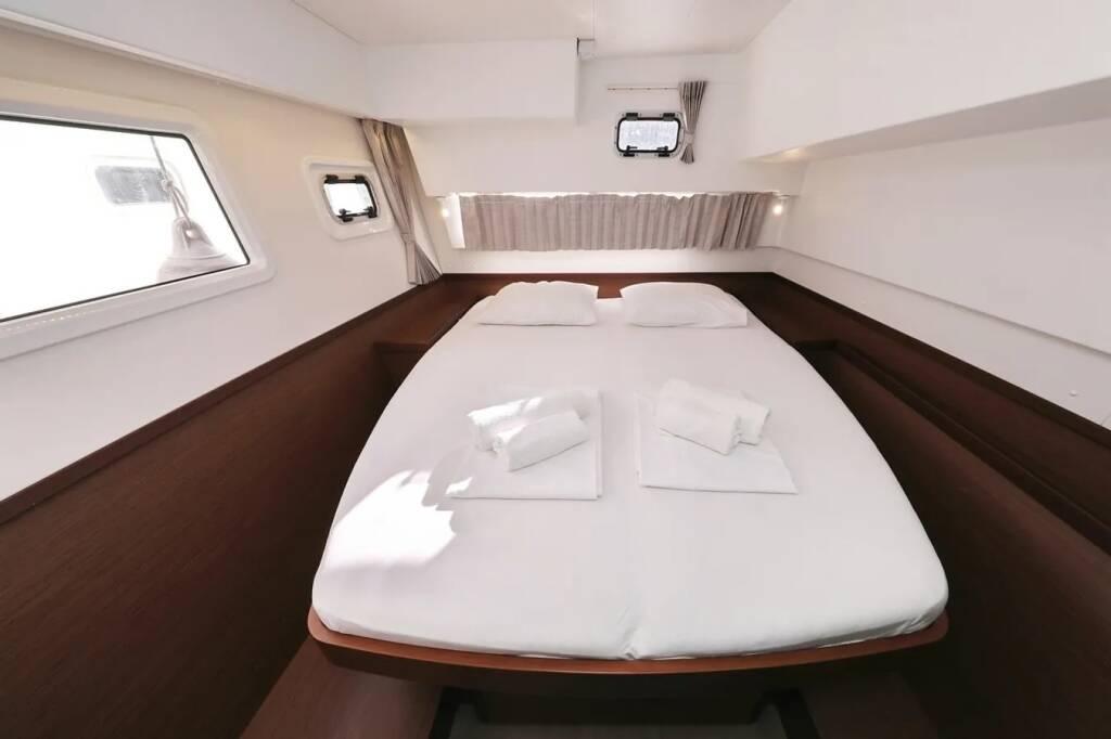 Catamaran Lagoon 42 Lila