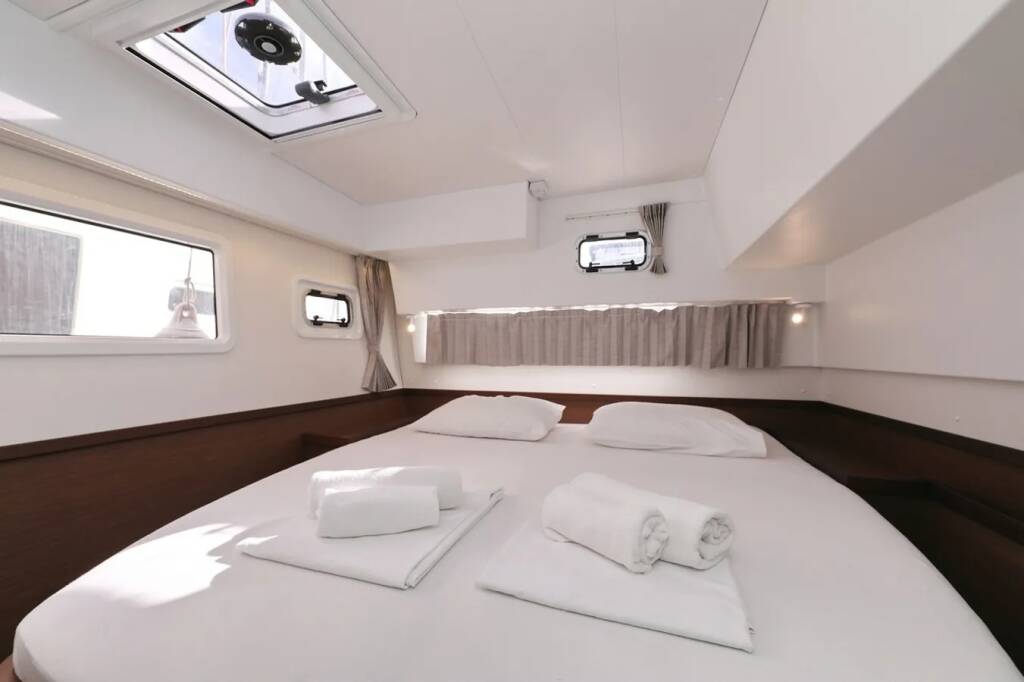 Catamaran Lagoon 42 Lila