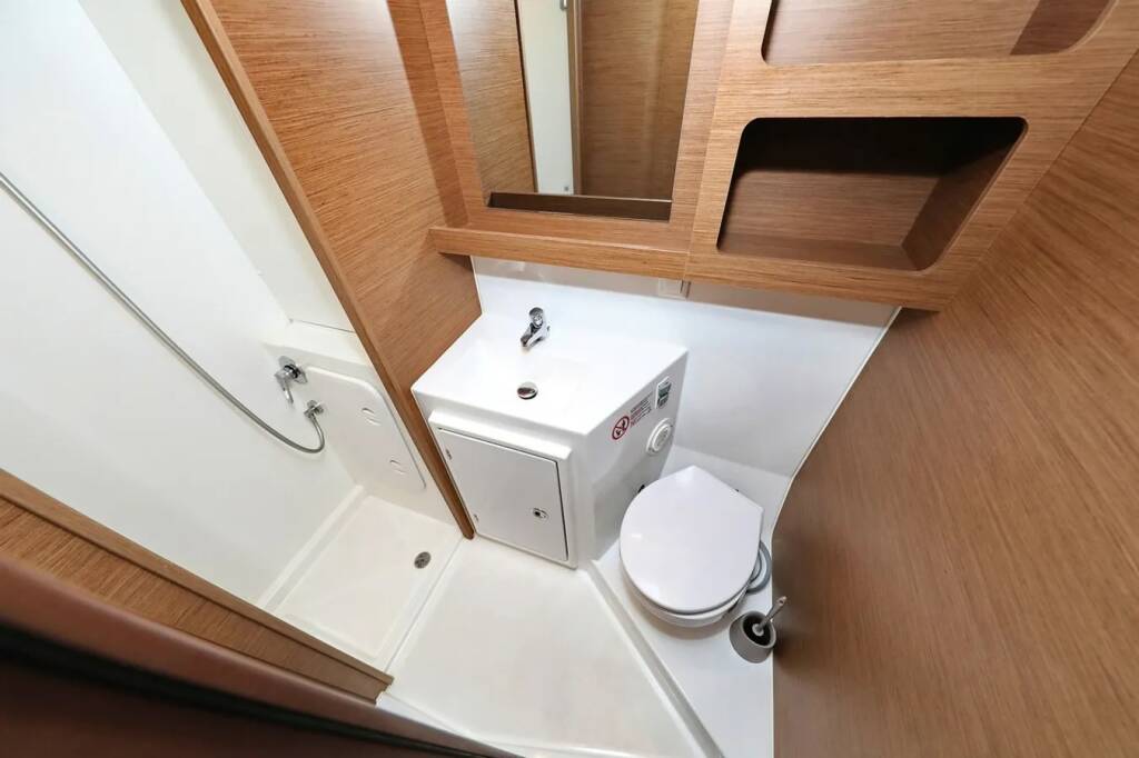 Catamaran Lagoon 42 Lila