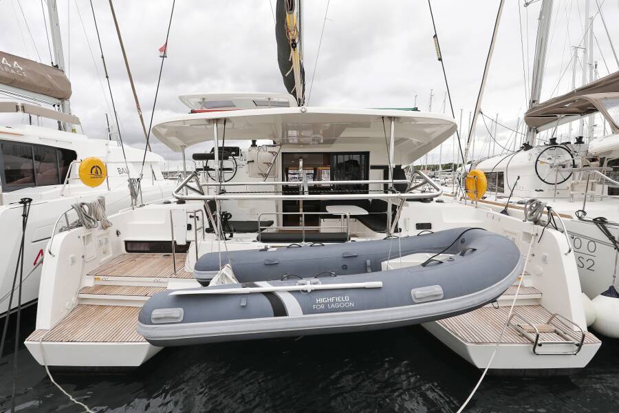 Catamaran Lagoon 42 Ice Cat