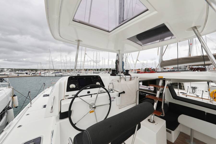 Catamaran Lagoon 42 Ice Cat