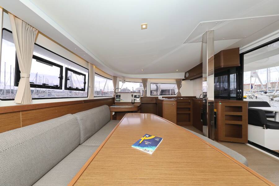 Catamaran Lagoon 42 Ice Cat