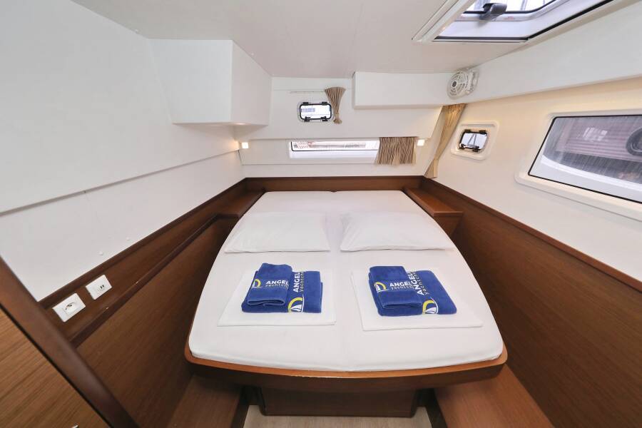 Catamaran Lagoon 42 Ice Cat
