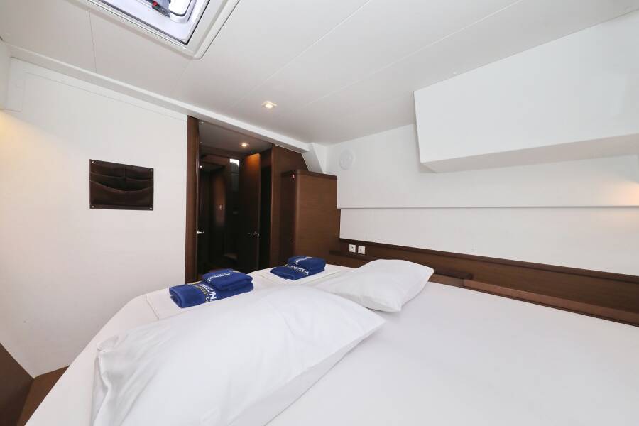 Catamaran Lagoon 42 Ice Cat