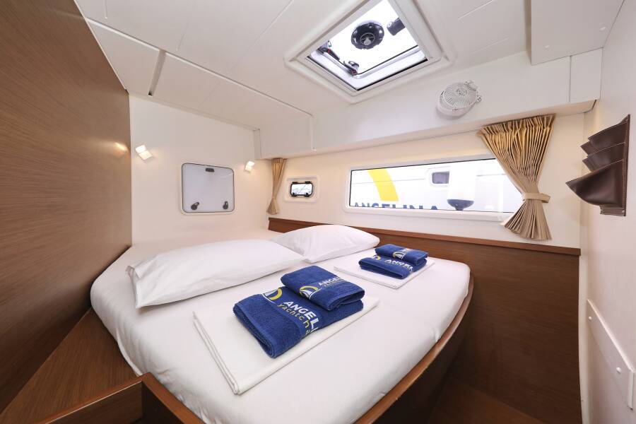 Catamaran Lagoon 42 Ice Cat
