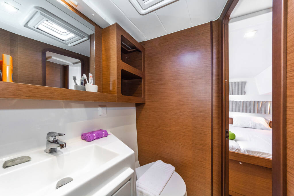 Catamaran Lagoon 42 Marina IV