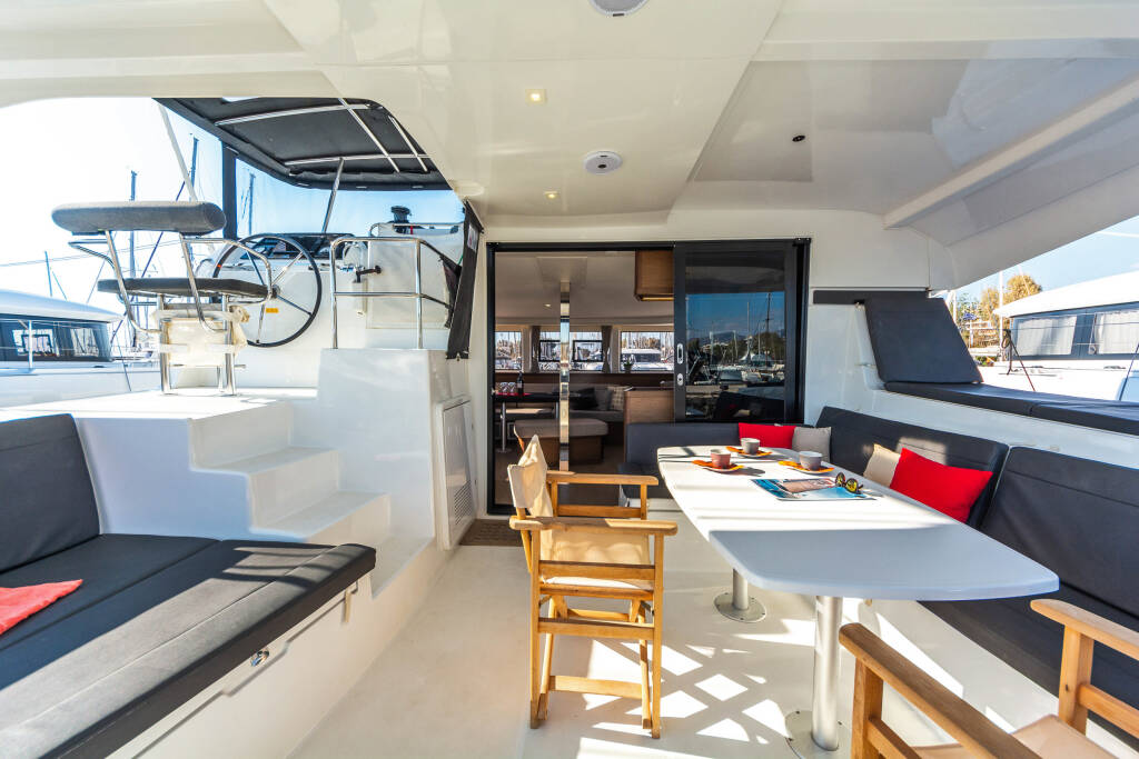 Catamaran Lagoon 42 Marina IV