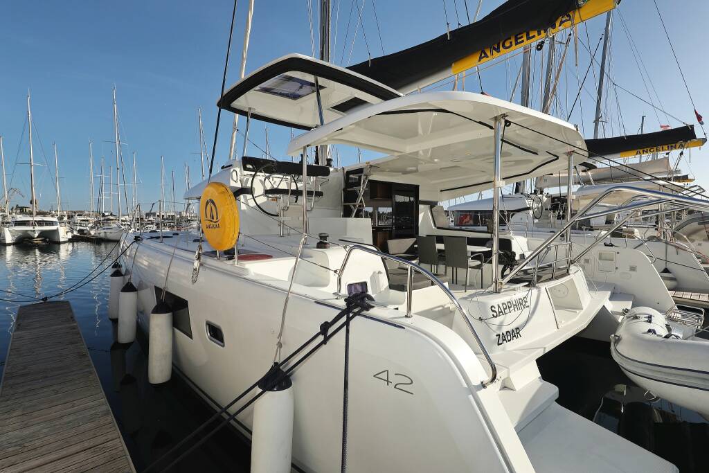 Catamaran Lagoon 42 Sapphire